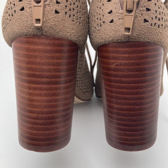 Crown Vintage Women's Faux Suede Laser Cut Peep Toe Lace Up Heel Size 7.5 - Picture 8 of 16